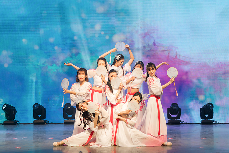 歡欣鼓舞迎新春，滿懷豪情攀高峰 | 聯(lián)橋集團(tuán)2020迎新春聯(lián)歡晚會(huì)激情開演(圖20)